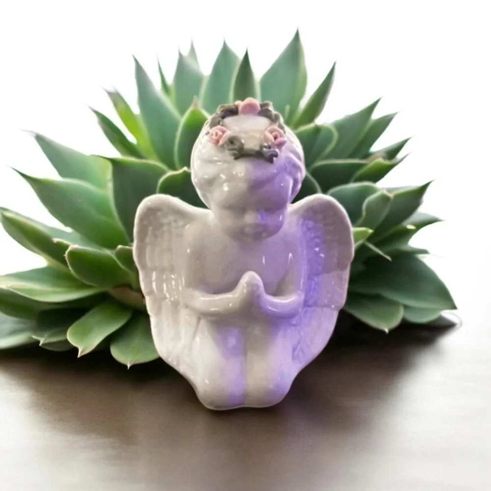 Vintage cherub baby angel figurine
